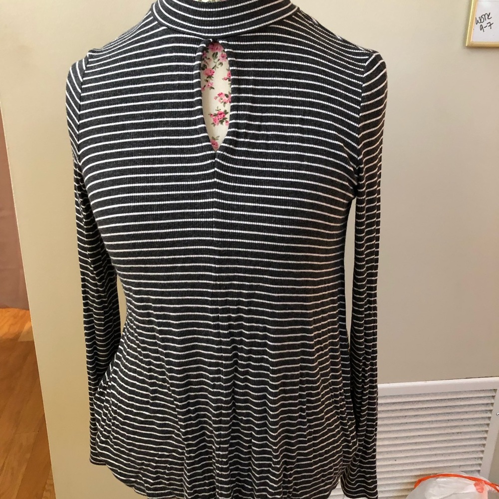 American Eagle Key Hold Turtleneck